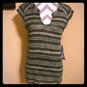 Fun and easy green/tan sleeveless striped top